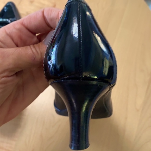 EUC Circa Joan & David Leather Kitten Heel - Picture 7 of 10